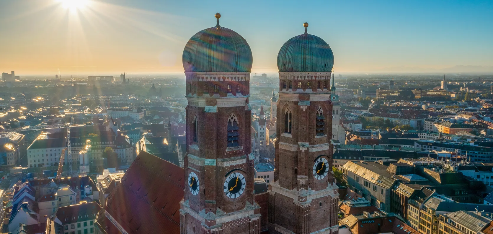Meet the City Wirtschaftsstandort Muenchen Shutterstock 2586001039
